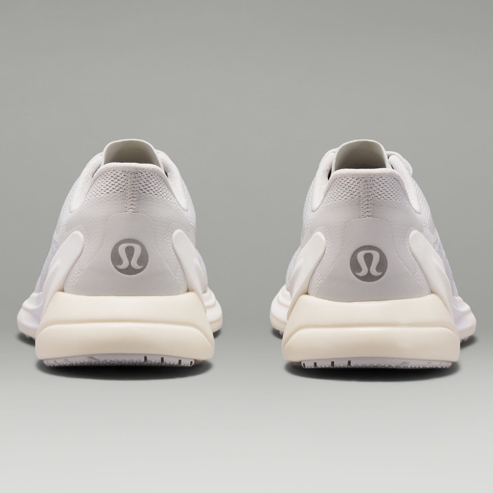 Women’s Lululemon Blissfeel 2 Running Shoe Size 7 Vapor White NEW - Picture 3 of 3